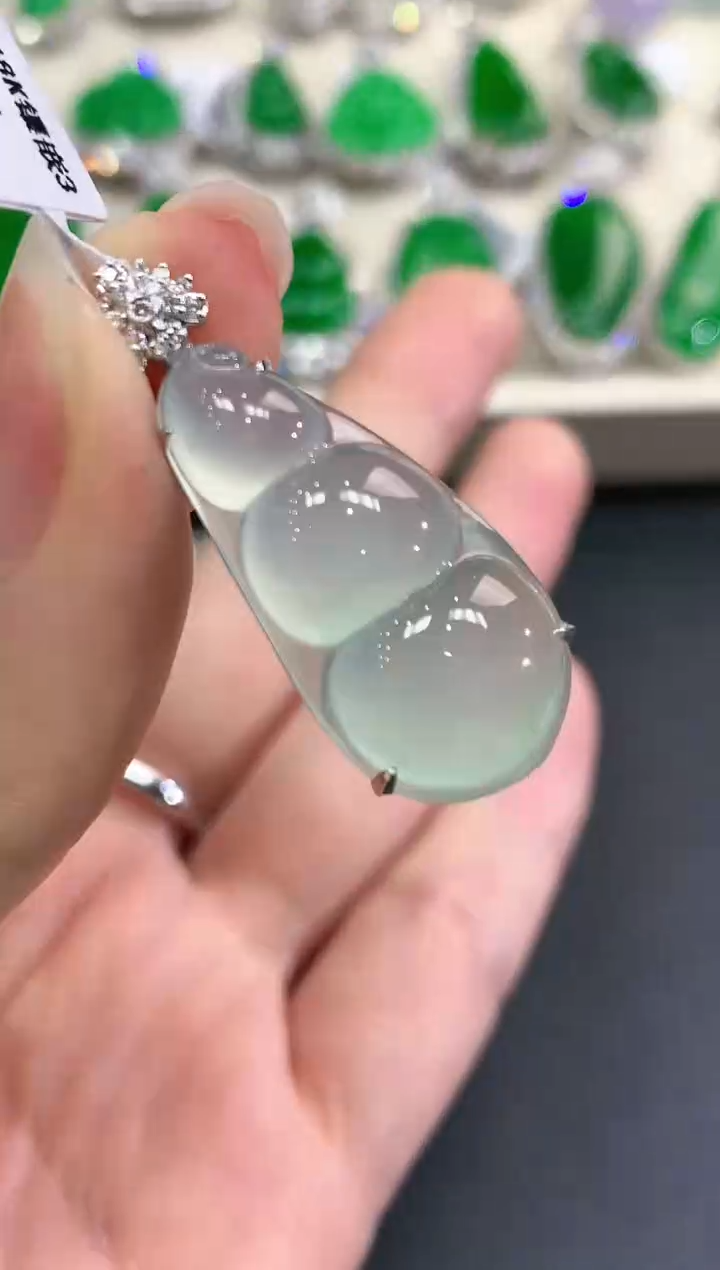 【闪购商品】翡翠吊坠(不含链)18K金镶嵌m21   