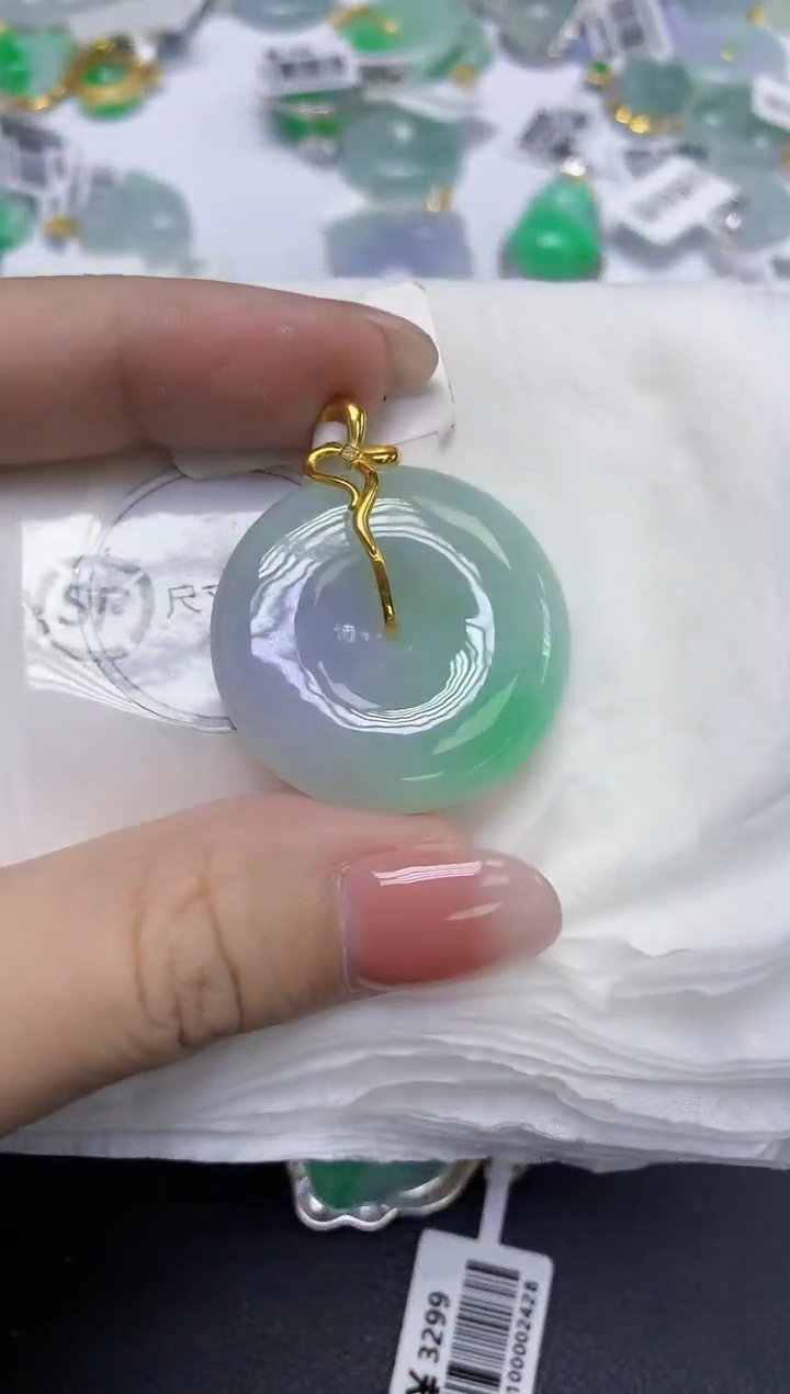 颈饰18K金镶嵌翡翠天然缅甸翡翠A货多样性发一件