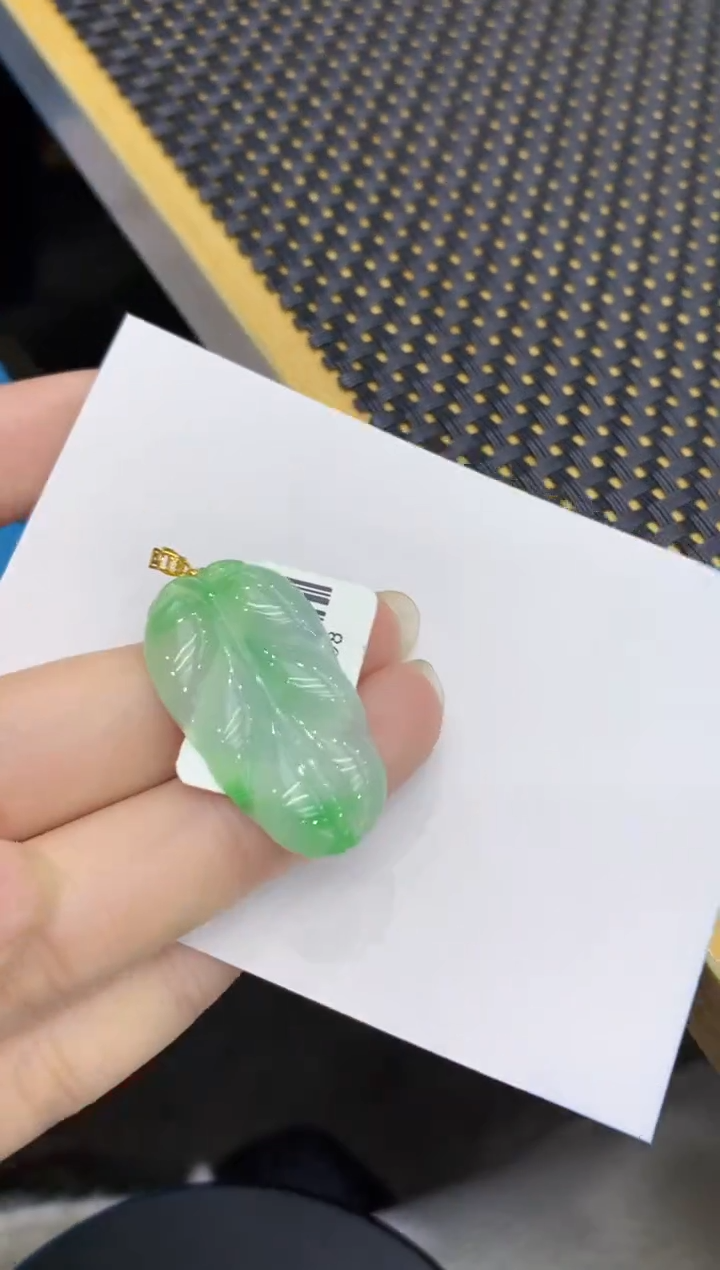 【闪购商品】翡翠颈饰18K金镶嵌8888888888