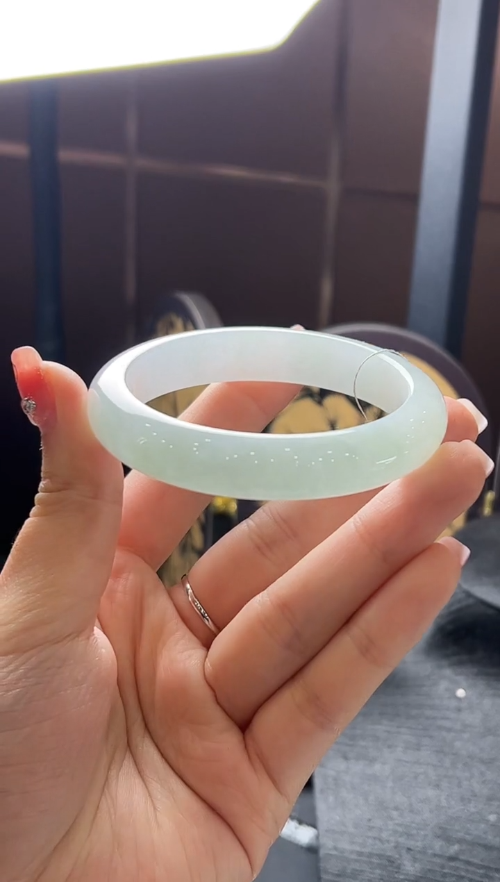 【闪购商品】翡翠手镯未镶嵌翡翠手镯（56）