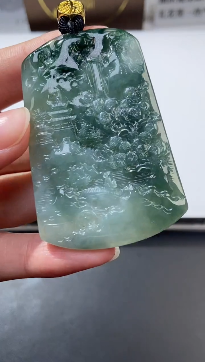 未镶嵌挂件翡翠373653     多人 