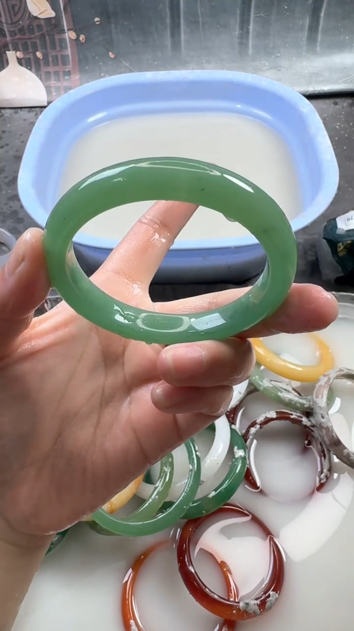 【闪购商品】石英质玉手镯未镶嵌105