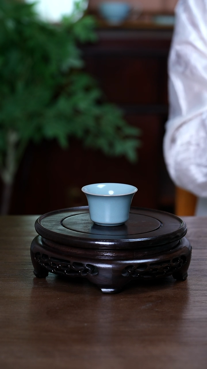 L·宝丰宋官窑原产地汝瓷小马蹄杯