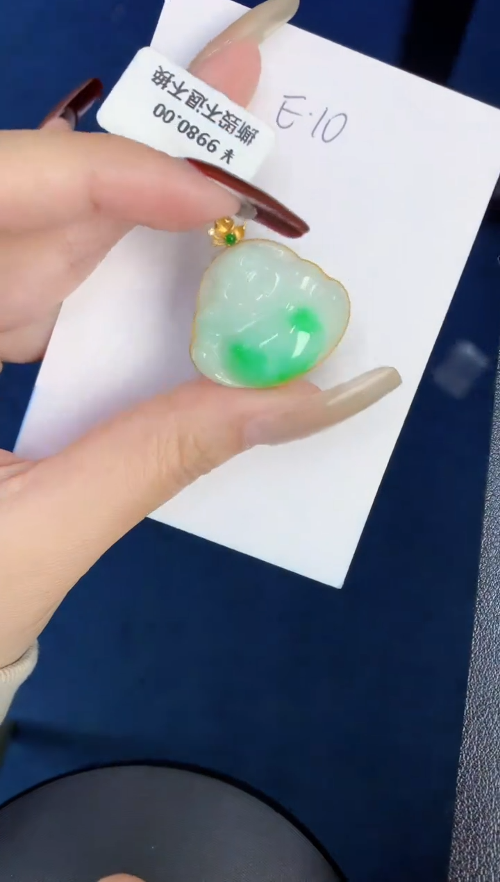 【闪购商品】翡翠颈饰18K金镶嵌0000000000