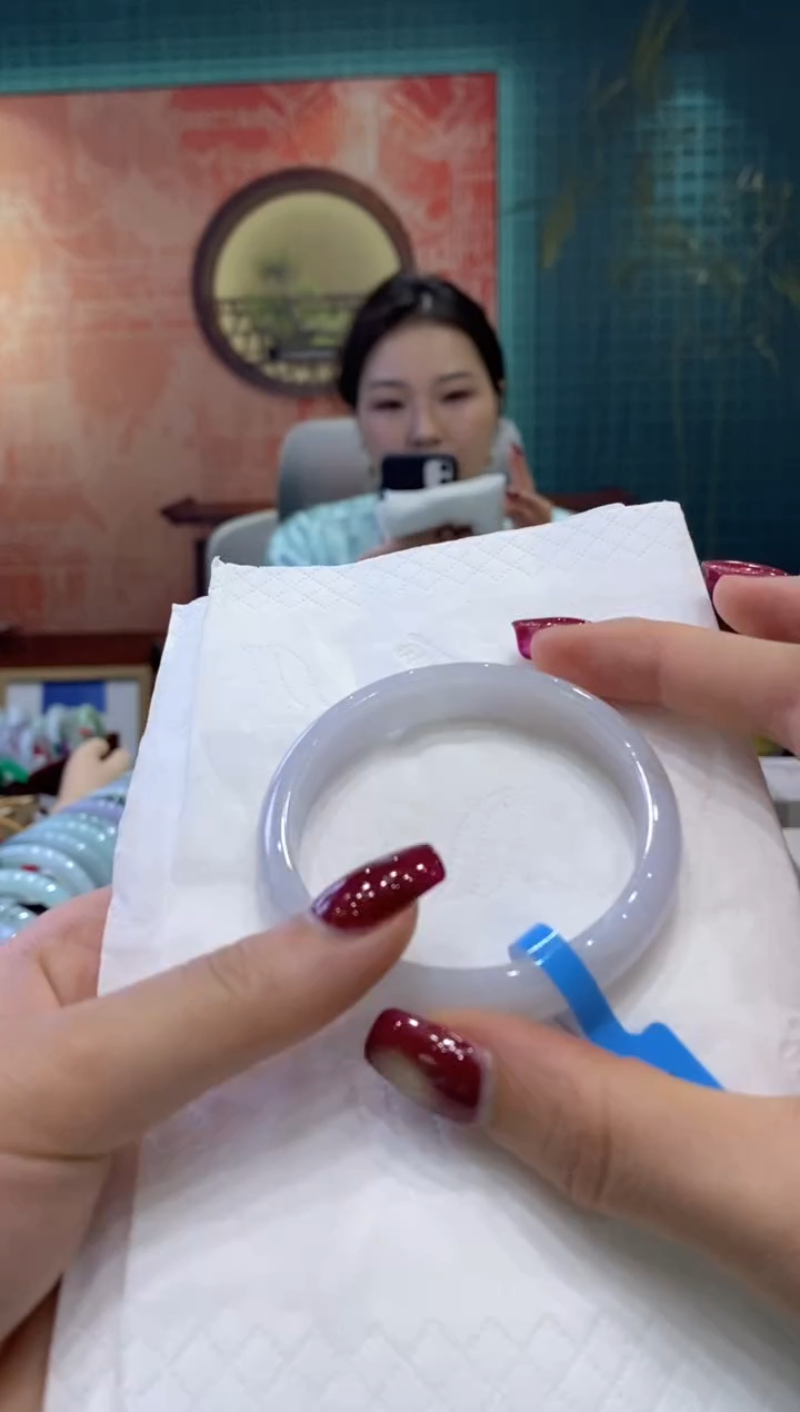 【闪购商品】翡翠手镯未镶嵌多人00206