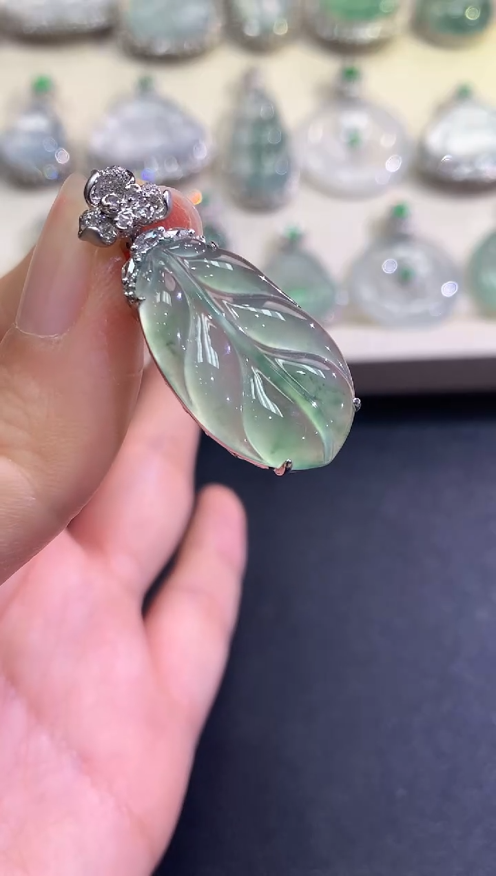 【闪购商品】翡翠颈饰18K金镶嵌B113   