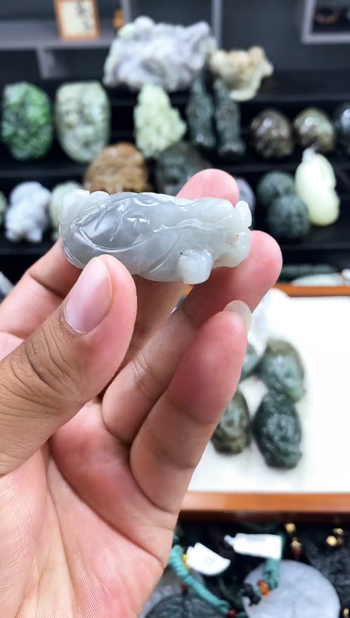 和田玉未镶嵌颈饰1