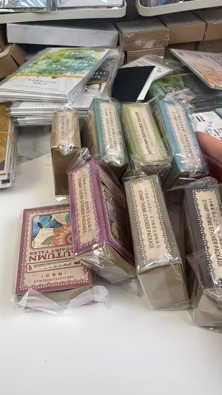 小邮差秋季童话8款