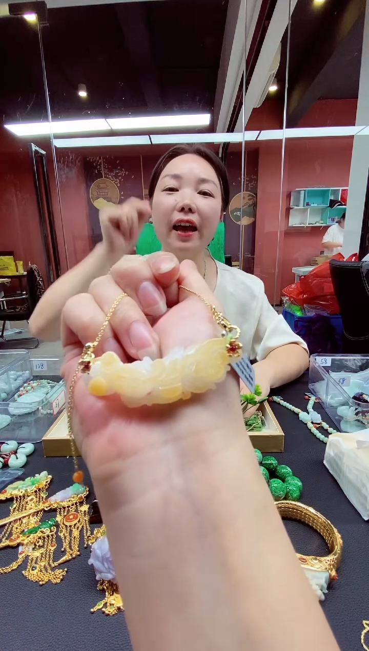 翡翠未镶嵌颈饰翡翠吊坠