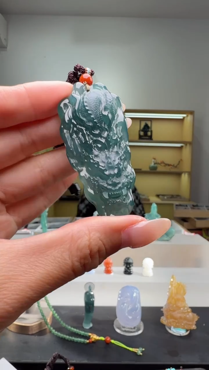 吊坠(不含链)未镶嵌翡翠龙牌