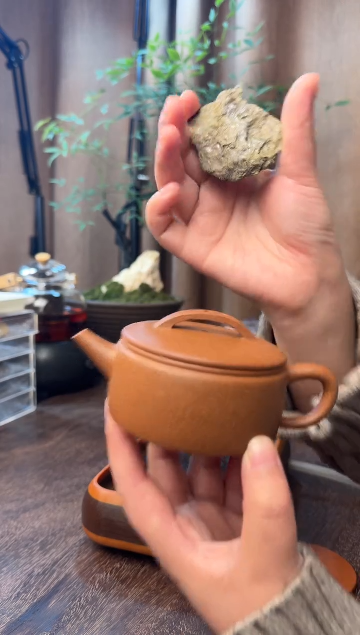 茶壶紫砂汉瓦-半手精工制-老宕口桃花泥-40目-容量：150CC