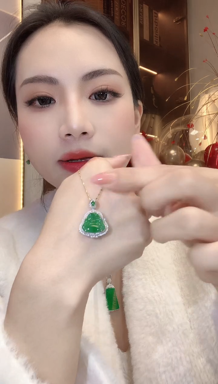 【闪购商品】翡翠吊坠(不含链)18K金镶嵌A22