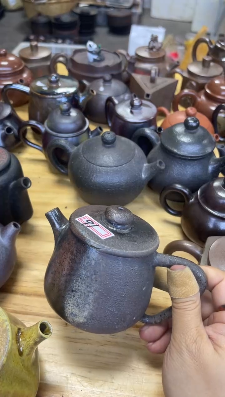 【闪购商品】壶91 号 瑕疵【白云推荐】