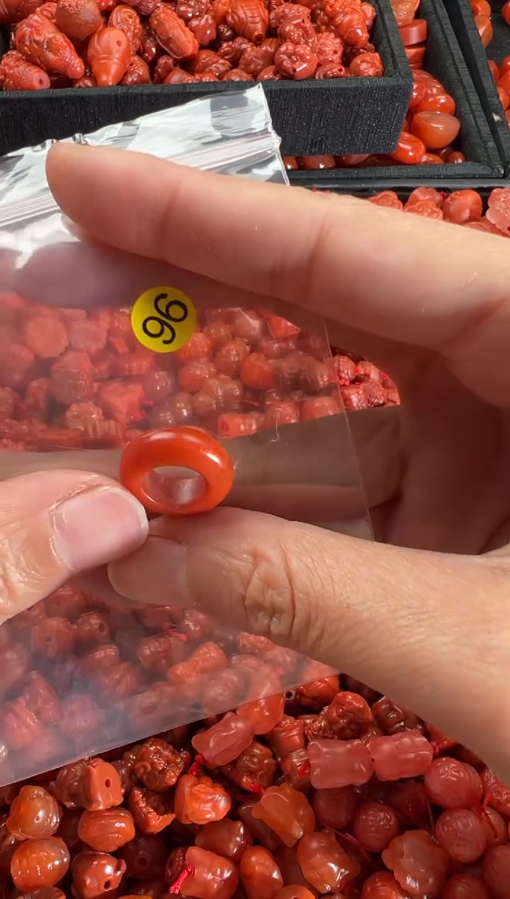 【闪购商品】南红玛瑙颈饰未镶嵌1