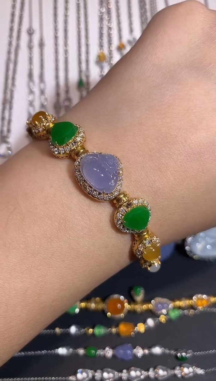 颈饰18K金镶嵌翡翠盘缠