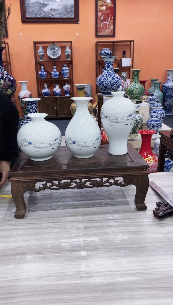 摆件雪景小石榴瓶+雪景小玉壶春瓶+雪景小梅瓶+旋转底座