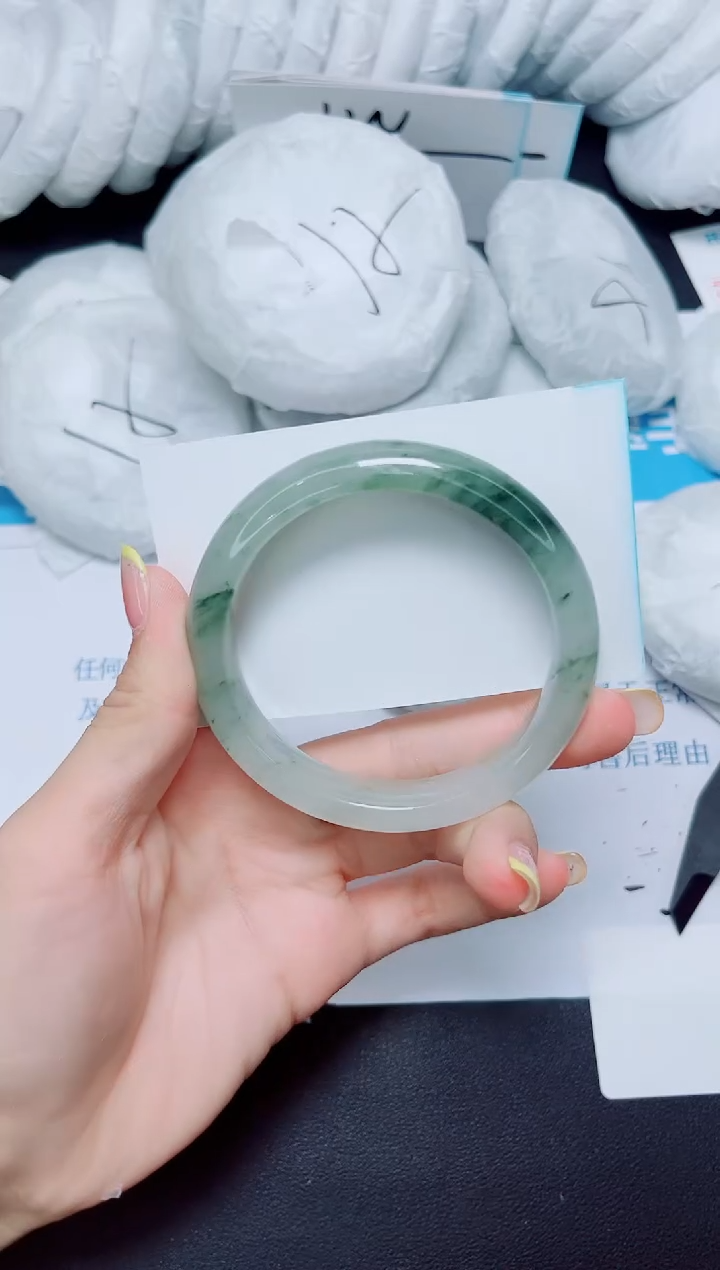 石英质玉手镯未镶嵌132/58.