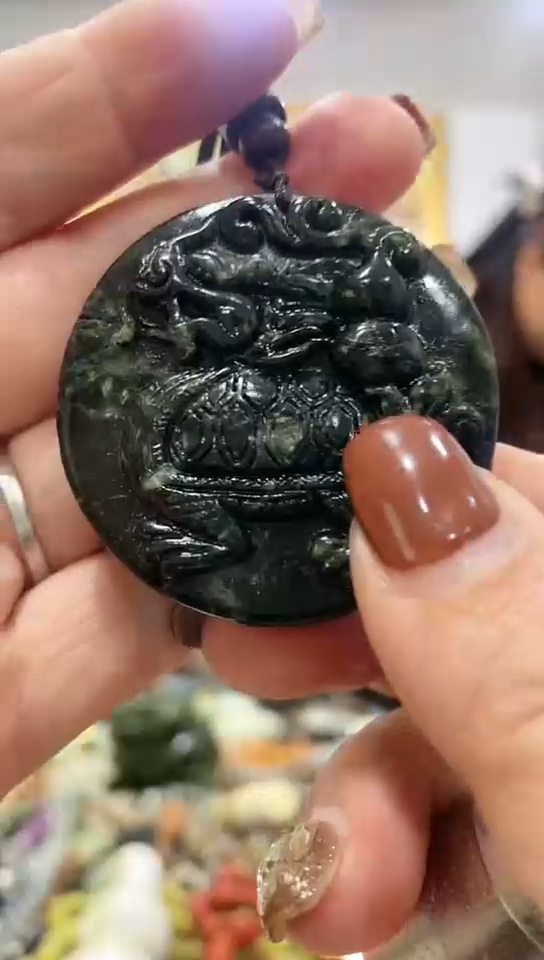 未镶嵌岫玉挂件 