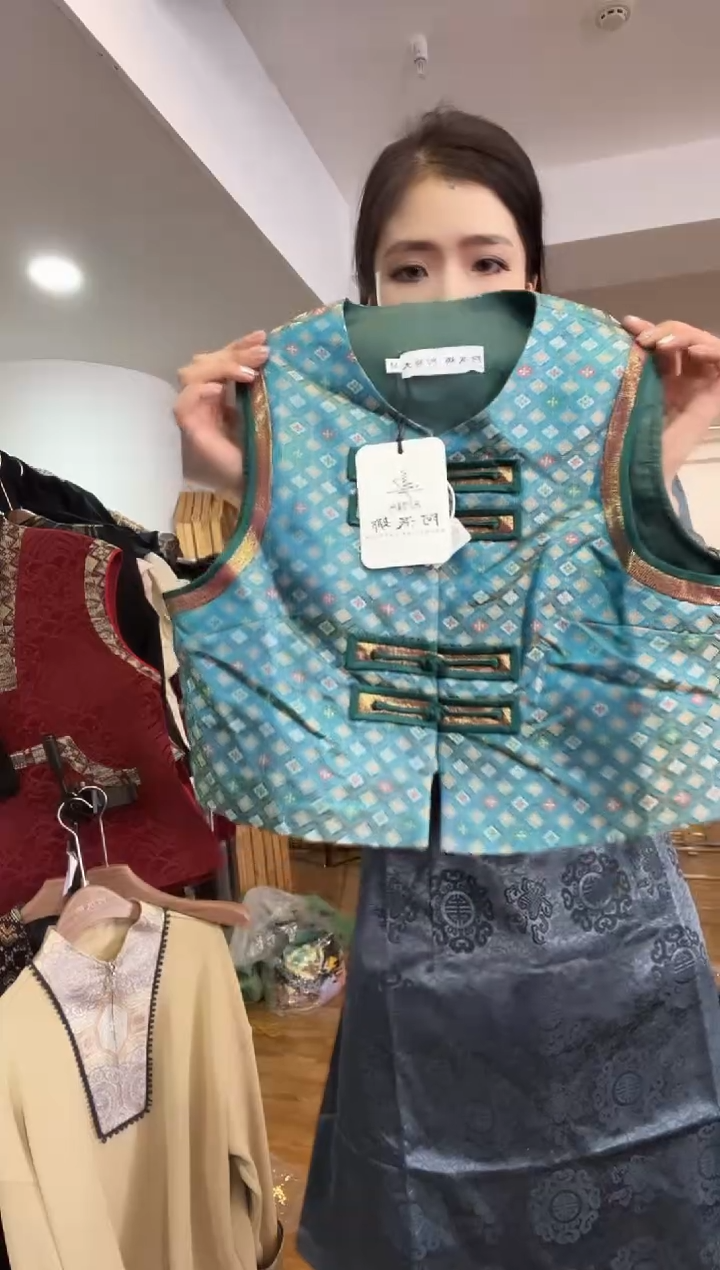 马甲 M码   110斤以里 福利