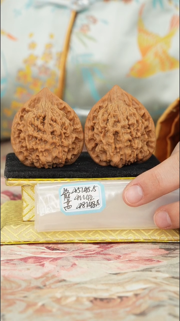 【闪购商品】文玩核桃把件官帽