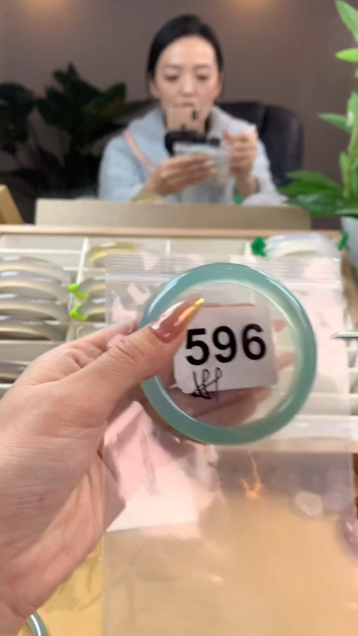 【闪购商品】玛瑙/玉髓手镯未镶嵌596