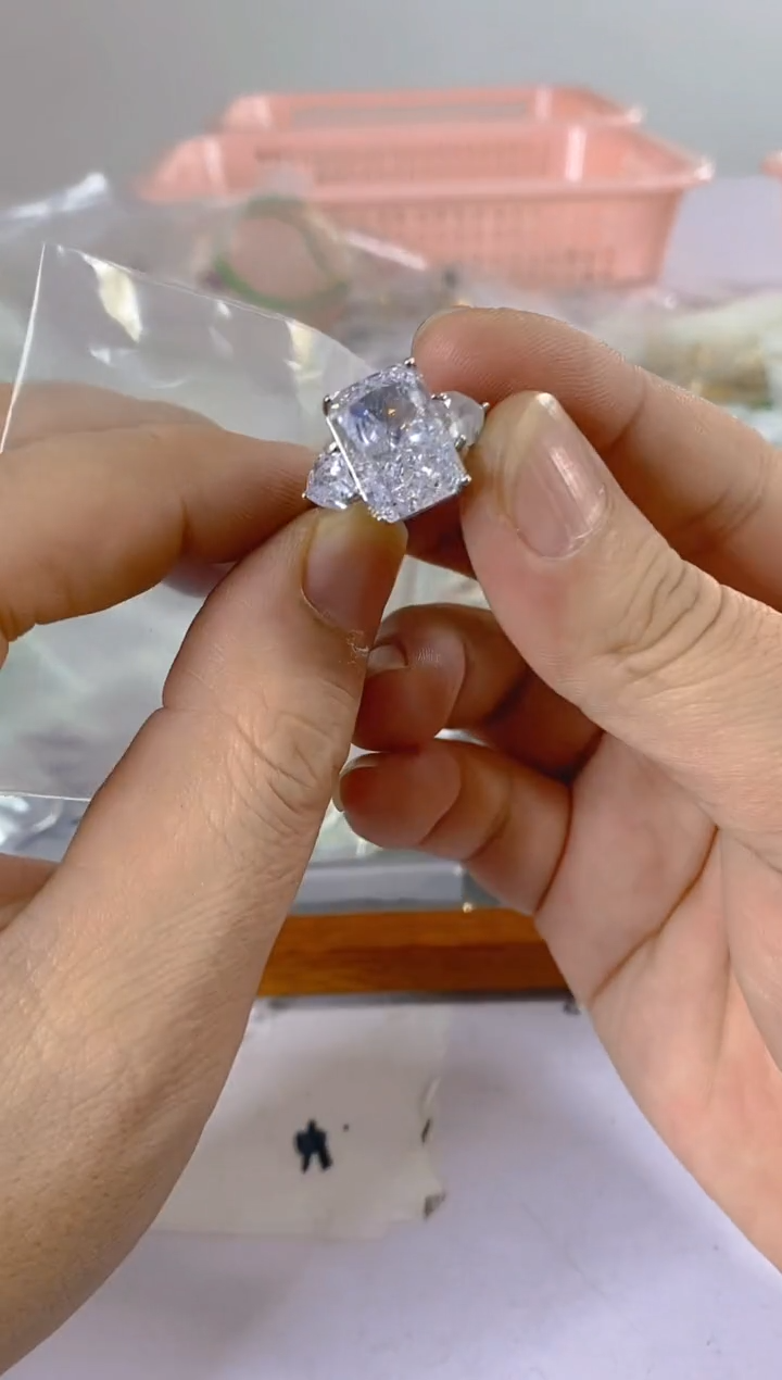 【闪购商品】水晶颈饰银S925镶嵌X216红宝，蓝宝，多样性发一件赠链