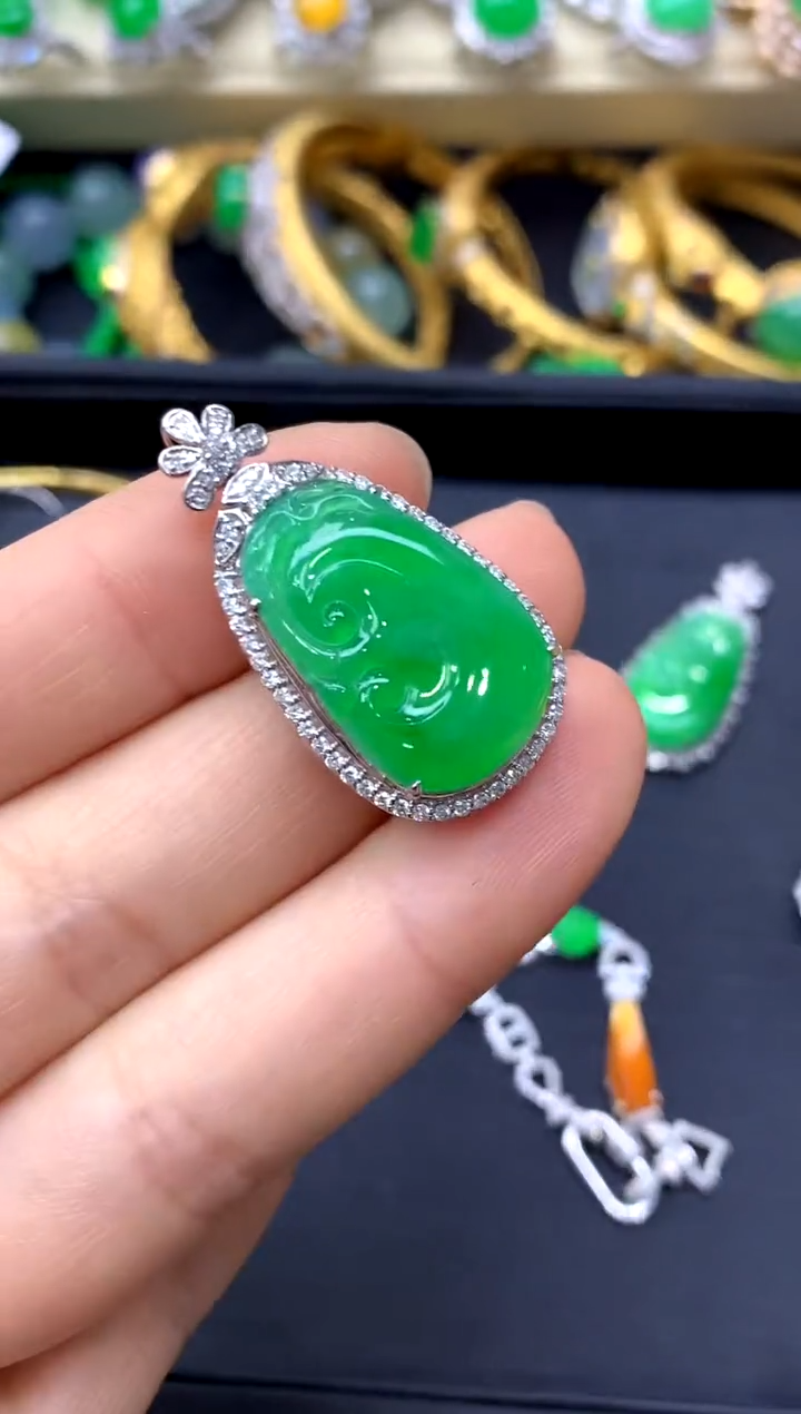 颈饰18K金镶嵌翡翠558-中国好珍宝