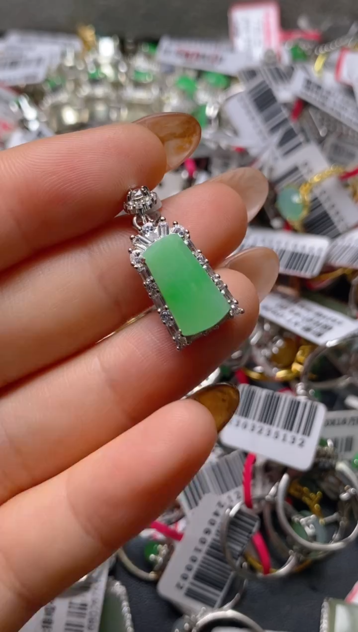 银S925镶嵌戒指翡翠百内无证书