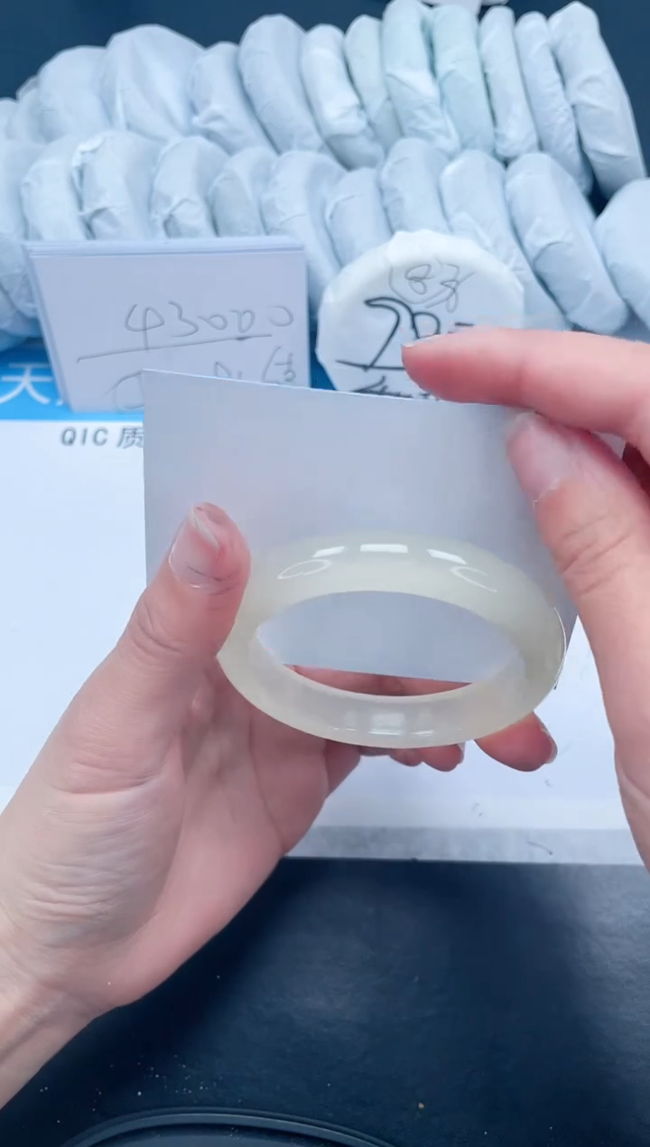 【闪购商品】石英质玉手镯未镶嵌278-55