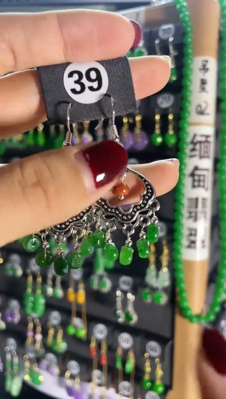 【闪购商品】翡翠耳饰银S925镶嵌39...