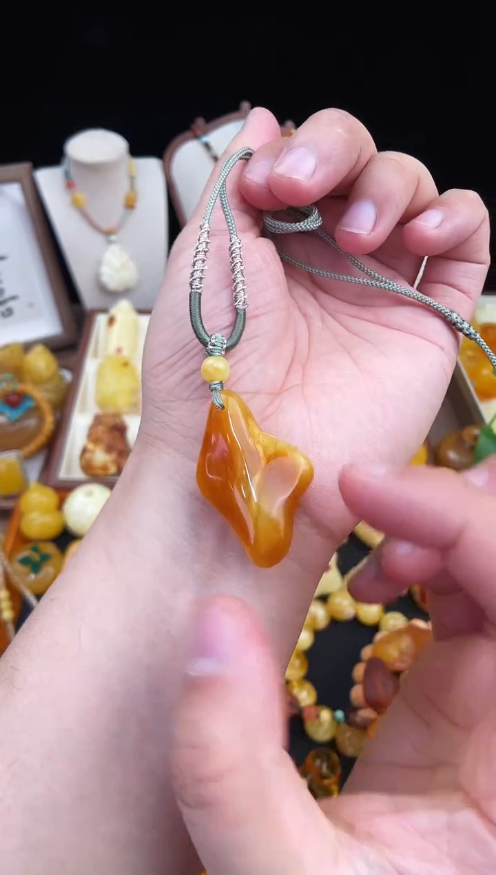 琥珀未镶嵌珠宝奇石柒月