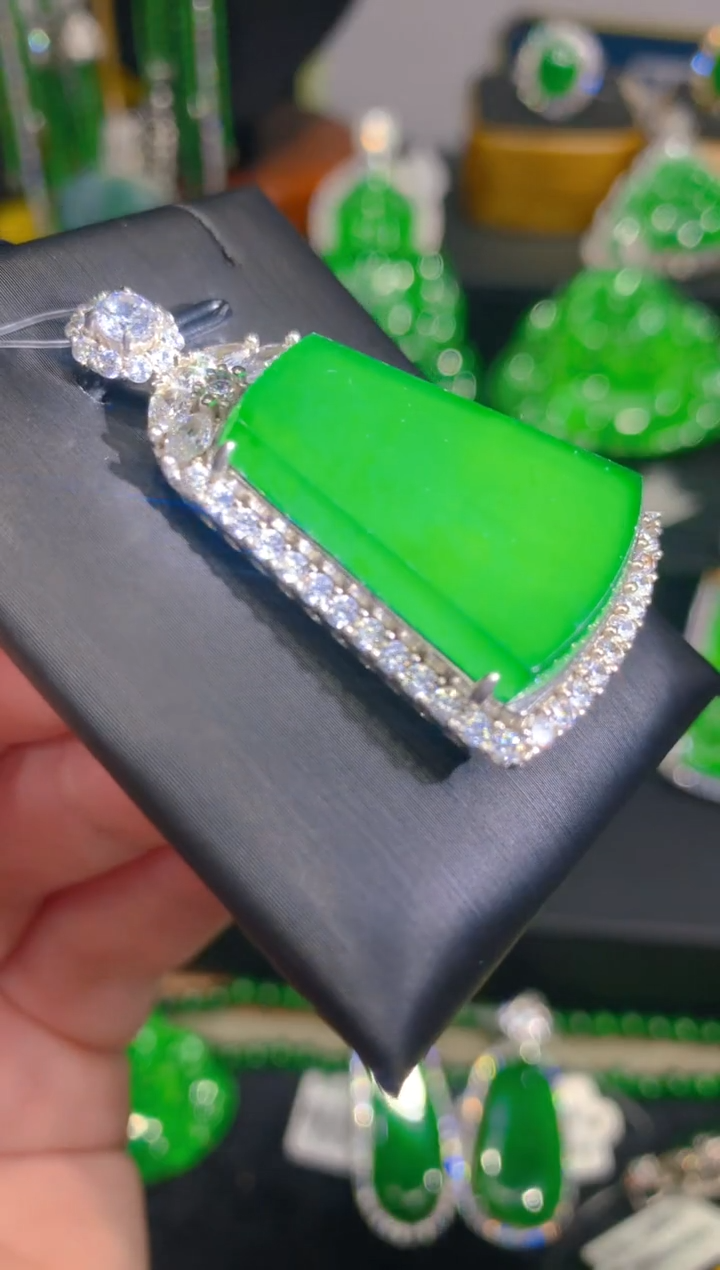 【闪购商品】翡翠颈饰银S925镶嵌33一季