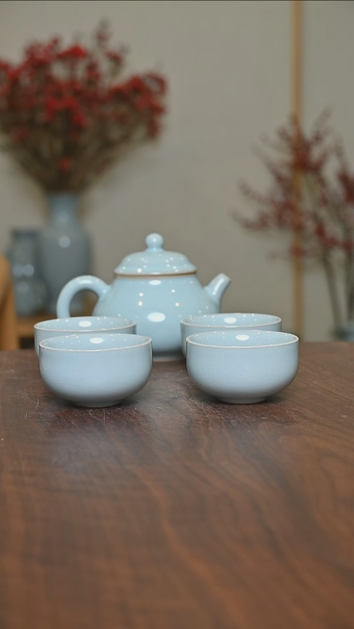 【闪购商品】其他天青釉朱家汝窑款潘壶一壶四杯礼盒装