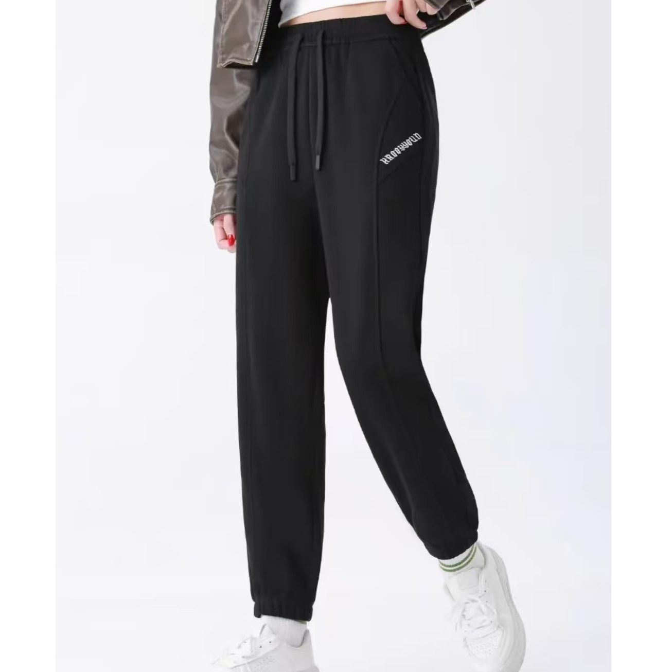 8846-陷入秋冬的温暖（束脚黑）卫裤防风裤