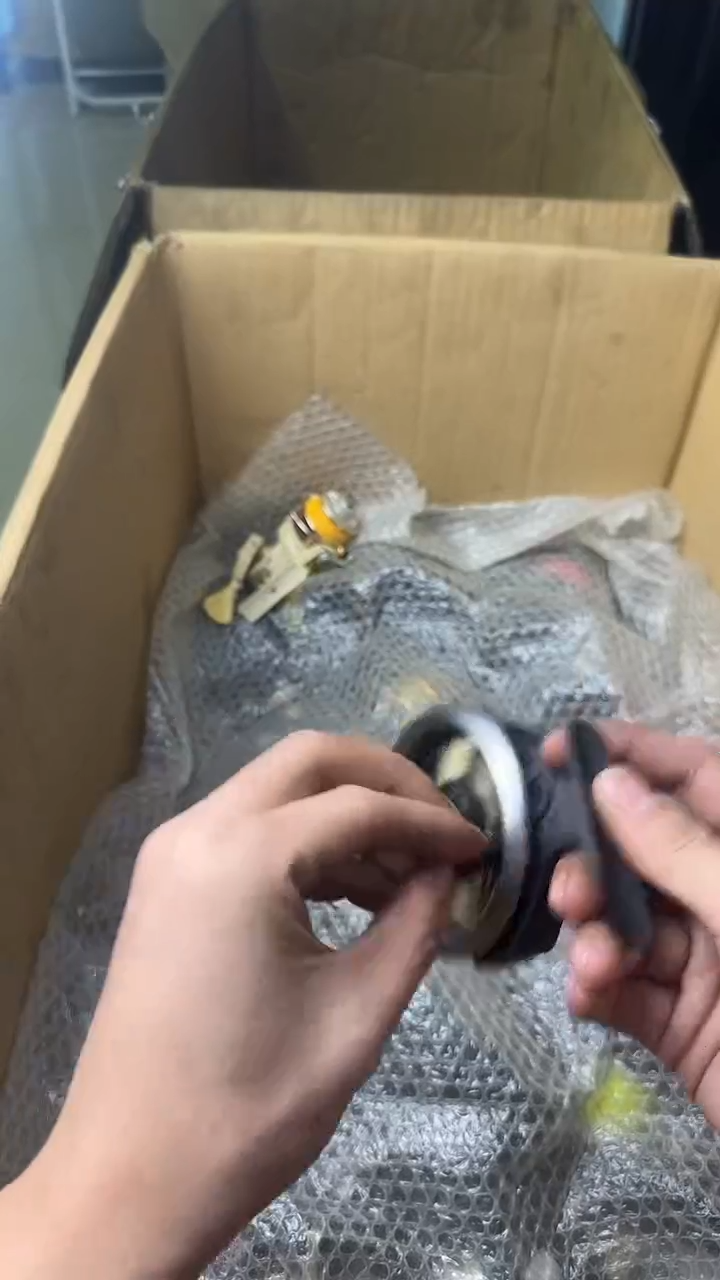 铝**秋微瑕钓鱼轮，直播间讲解为准，看清楚再拍，如有拆卸不退换