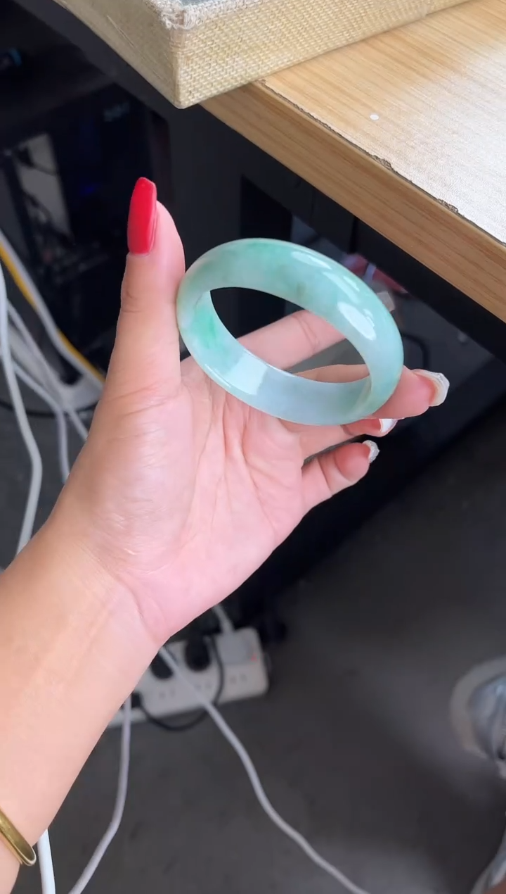 未镶嵌手镯翡翠手镯