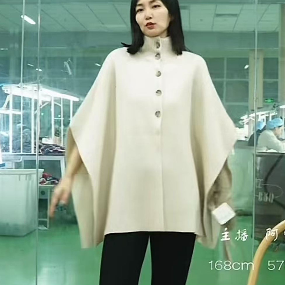 WANMU |【气场女王】100%山羊绒立领双面双色斗篷披肩保暖