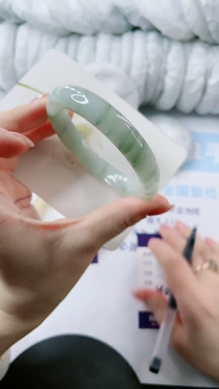 【闪购商品】石英质玉手镯未镶嵌多样性发货V102