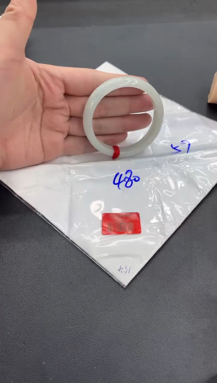 未镶嵌手镯翡翠翡翠手镯