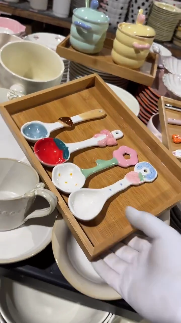 陶瓷4个勺子微瑕 凑满20元包邮