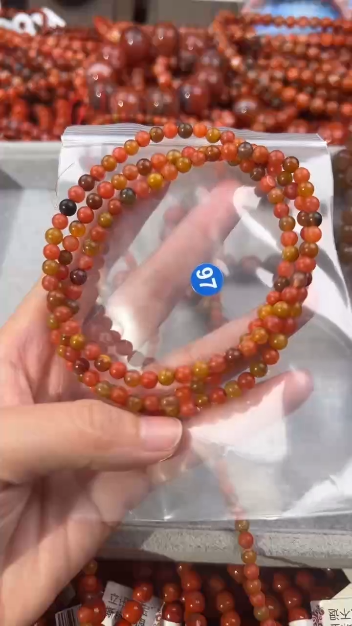 南红玛瑙手串未镶嵌5+