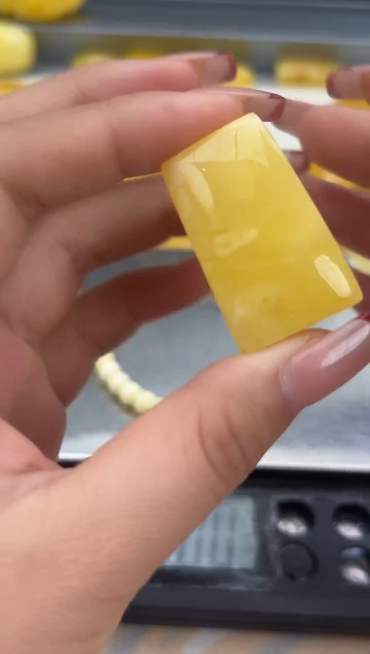 【闪购商品】琥珀裸石未镶嵌蜜蜡吊坠