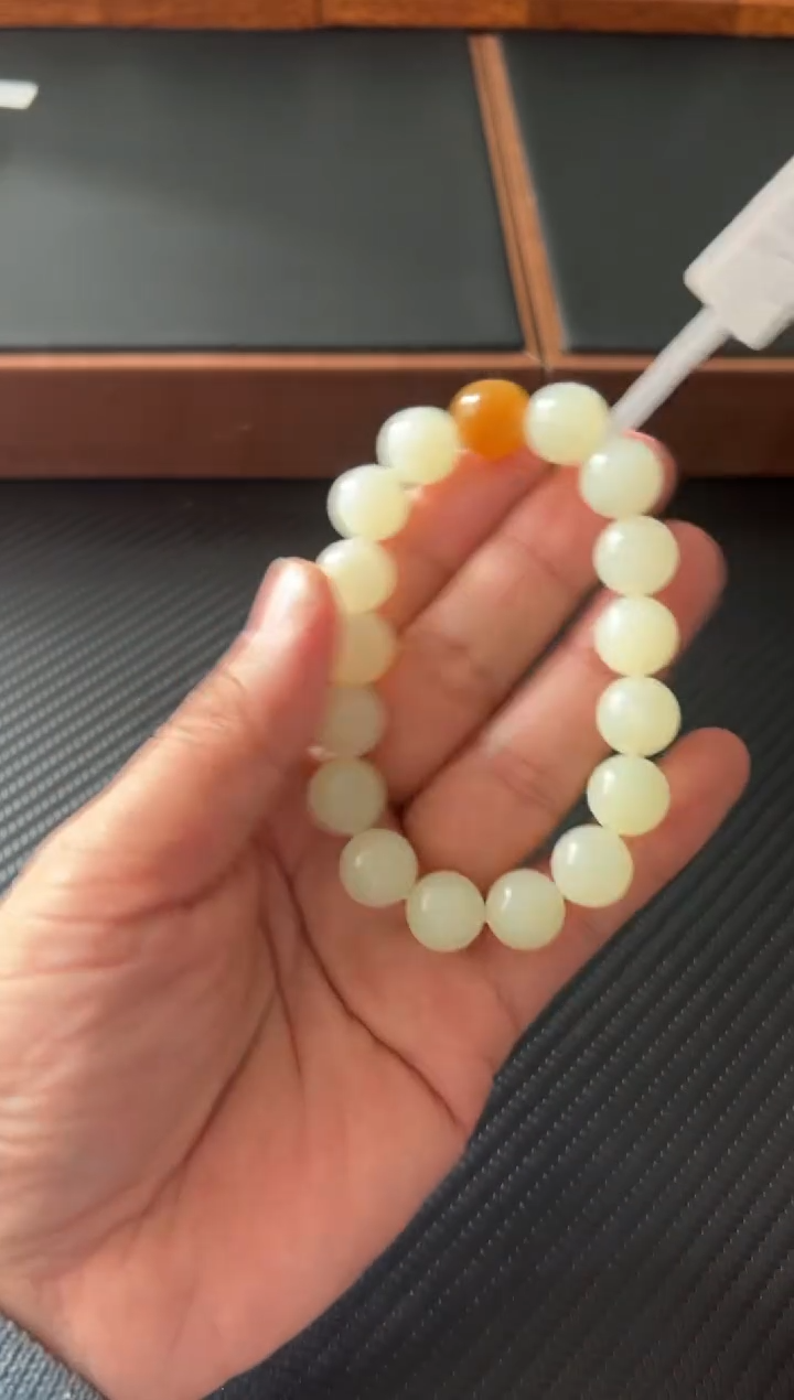 未镶嵌手串和田玉且末金山微色差卡12