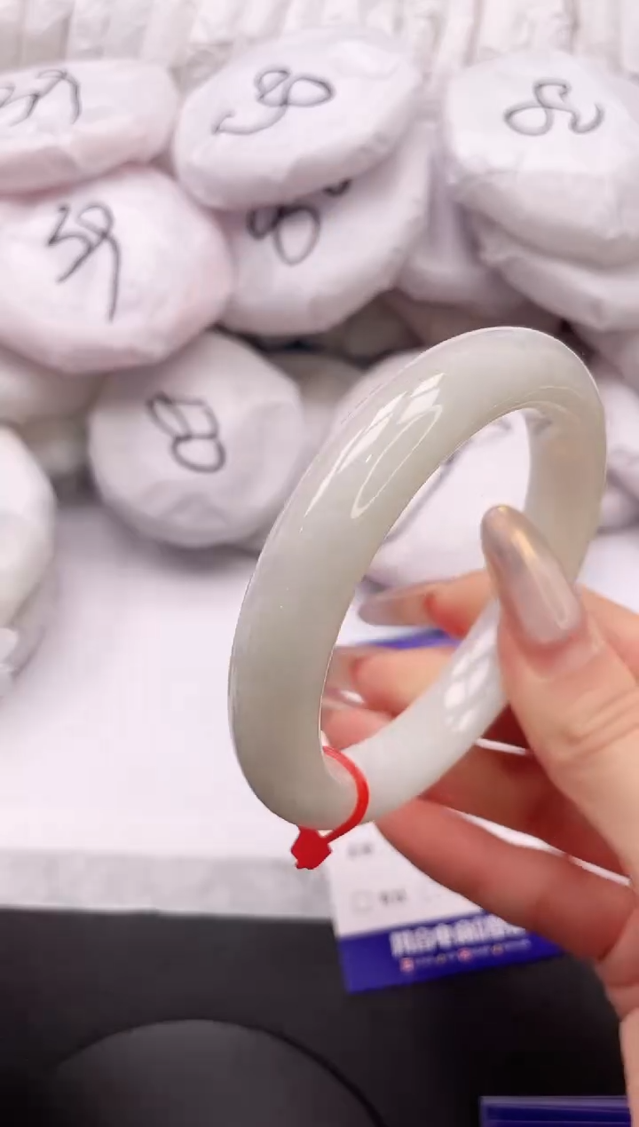 【闪购商品】和田玉手镯未镶嵌8K151-59