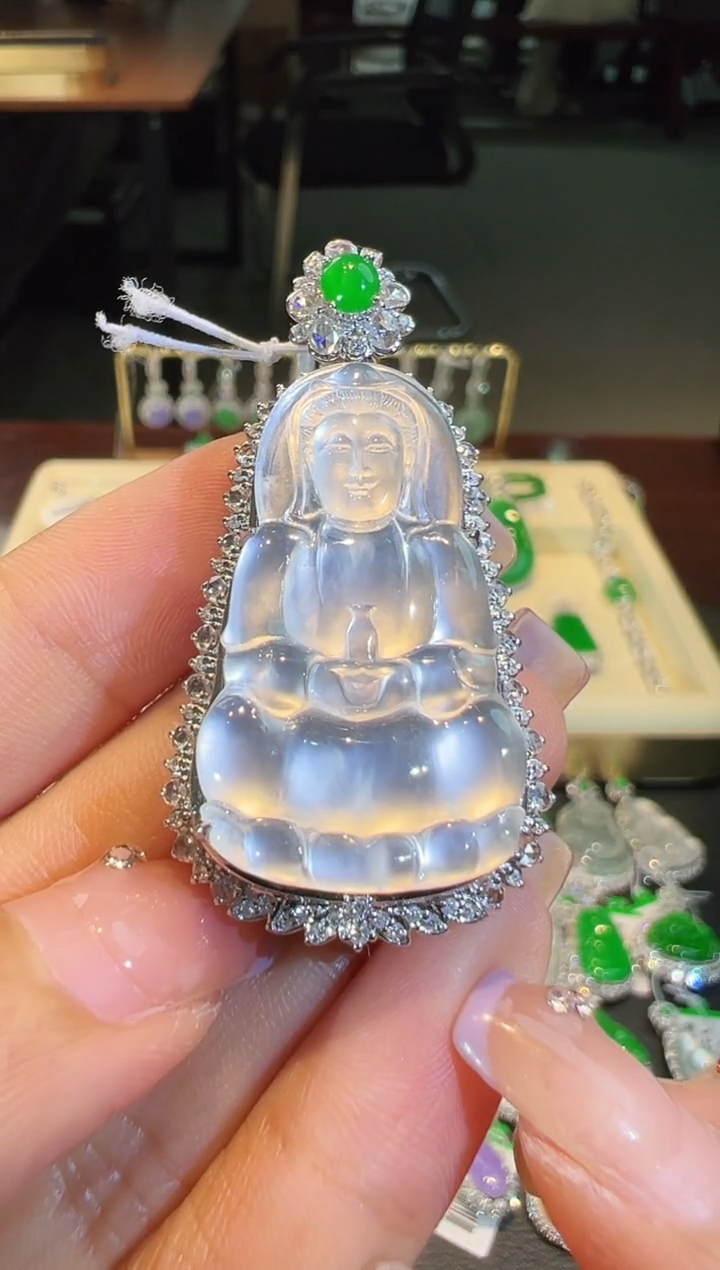 【闪购商品】翡翠吊坠(不含链)18K金镶嵌翡翠