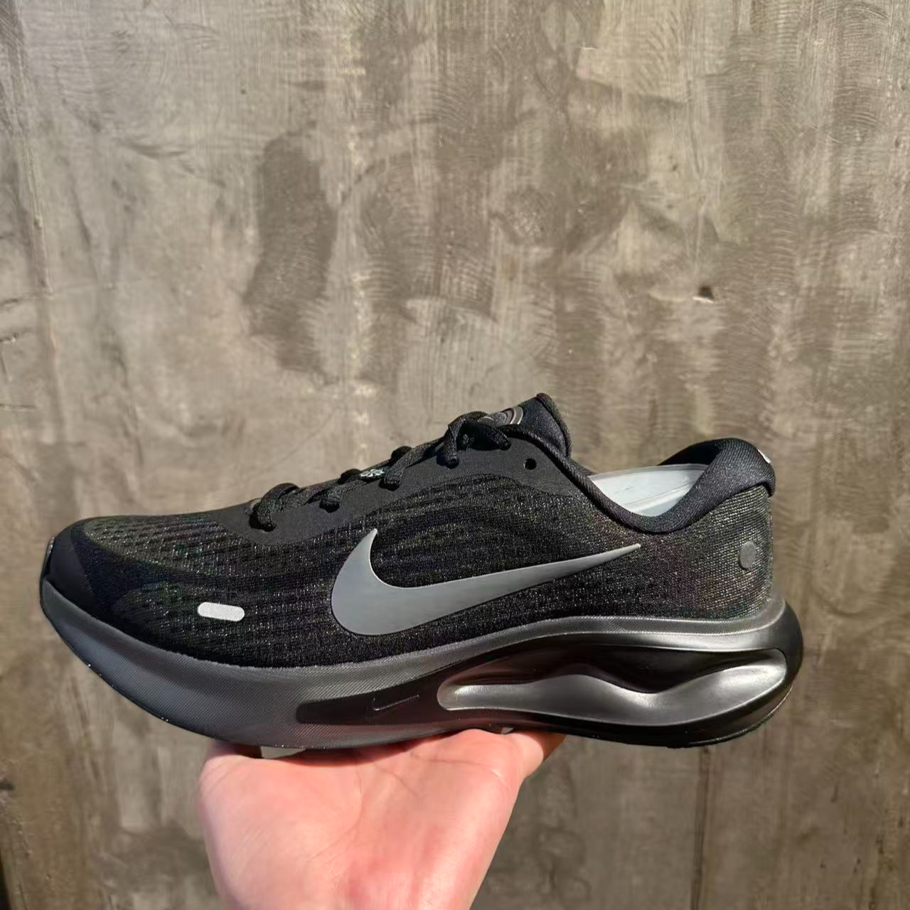 NIKE/耐克JOURNEY RUN黑武士防滑耐磨男款缓震跑步鞋FN0228-009