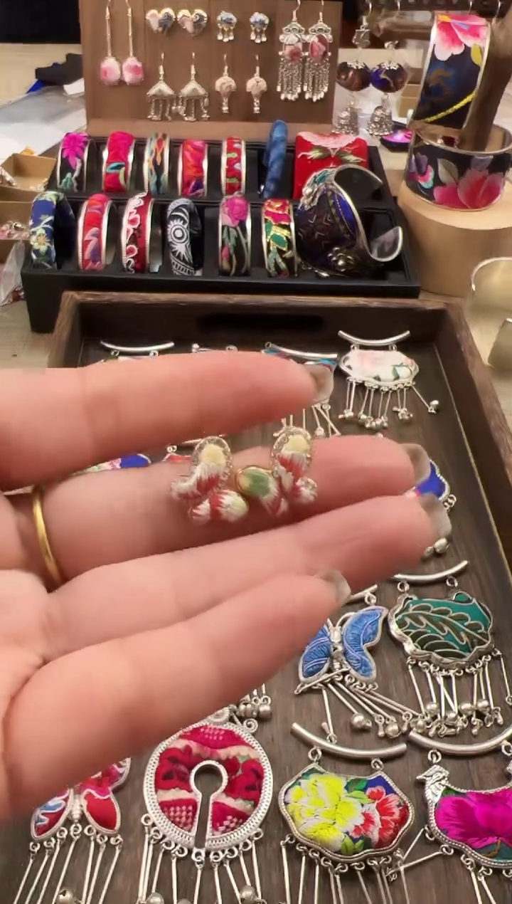 【闪购商品】织绣民族风老绣饰品176