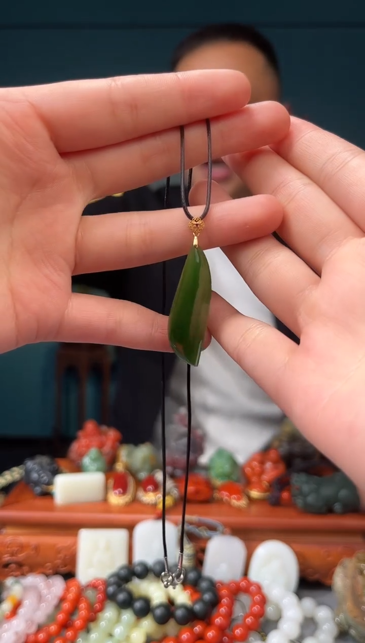 【闪购商品】和田玉颈饰18K金镶嵌吊坠