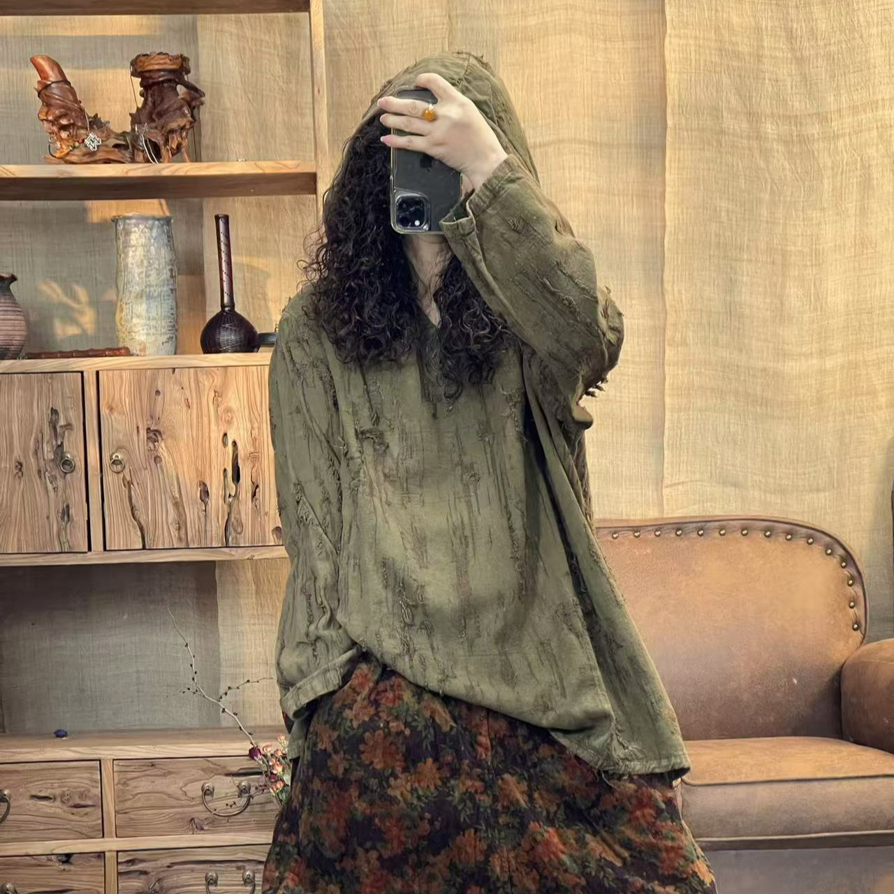 [四月阳光]春季亚麻炒色磨破做旧连帽休闲女装上衣(长72胸围138)