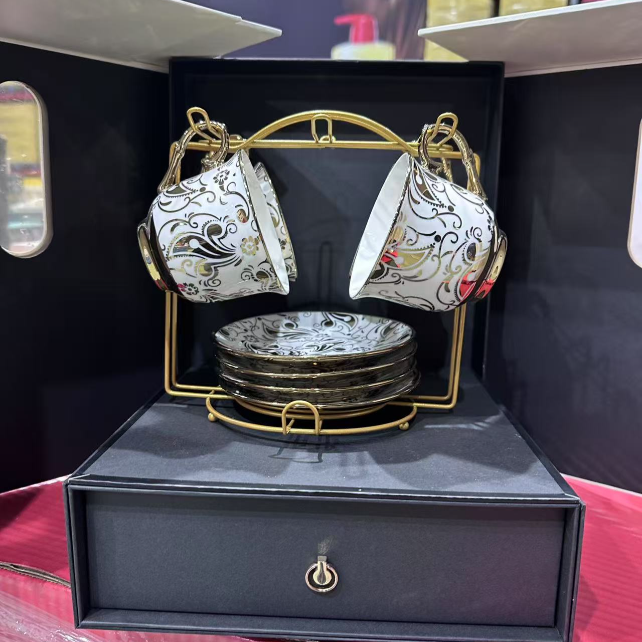 镀金边欧式创意家用茶具陶瓷马克杯英式咖啡杯碟架套装